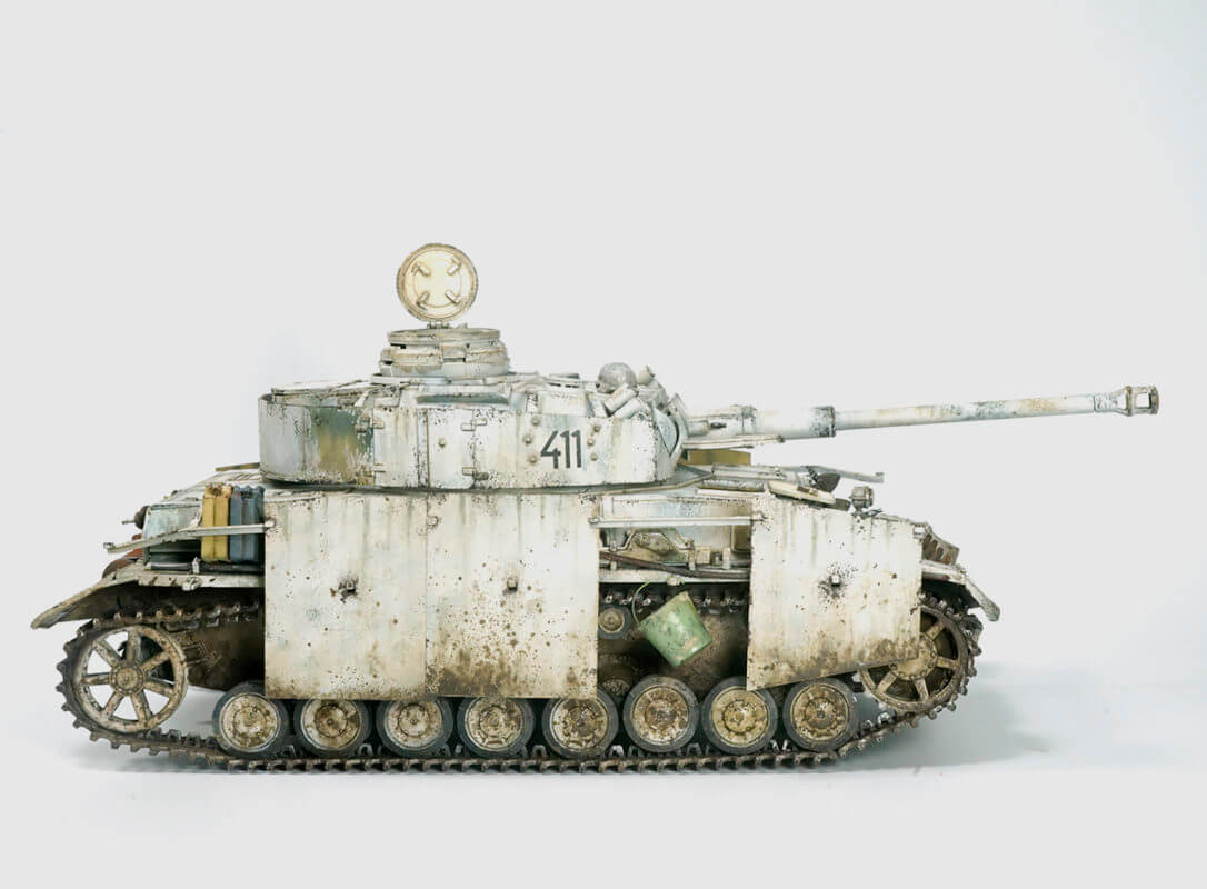 1 35 pzkpfwiv ausfg late winter side view