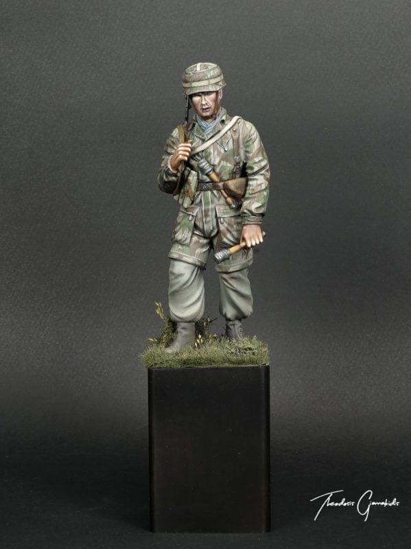 Verlinden WWII German Paratrooper 3 Verlinden Productions 120mm German Paratrooper WWII Fallschirmjäger 1/16 scale model figure.