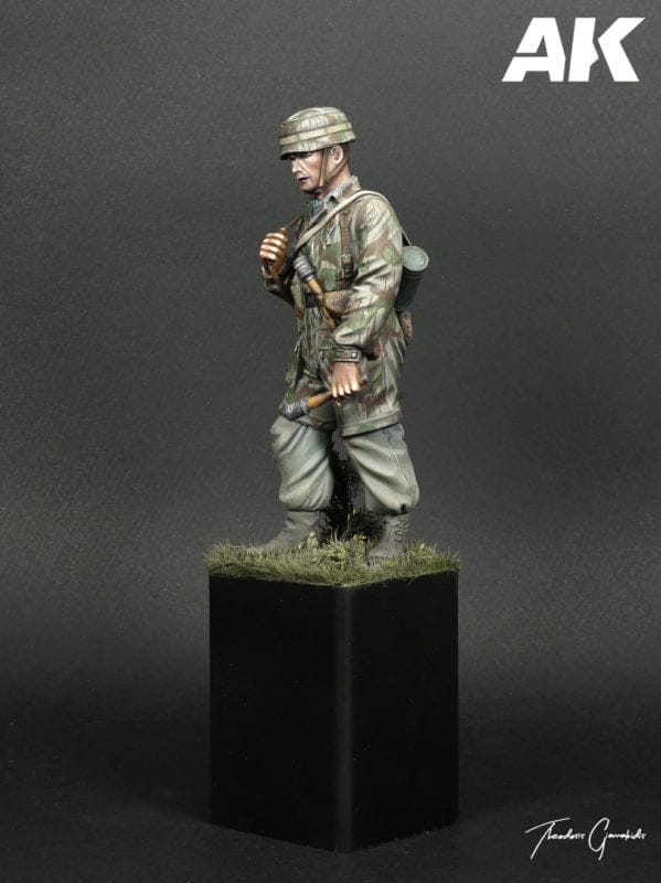 Verlinden WWII German Paratrooper 4 DSC5736 copy