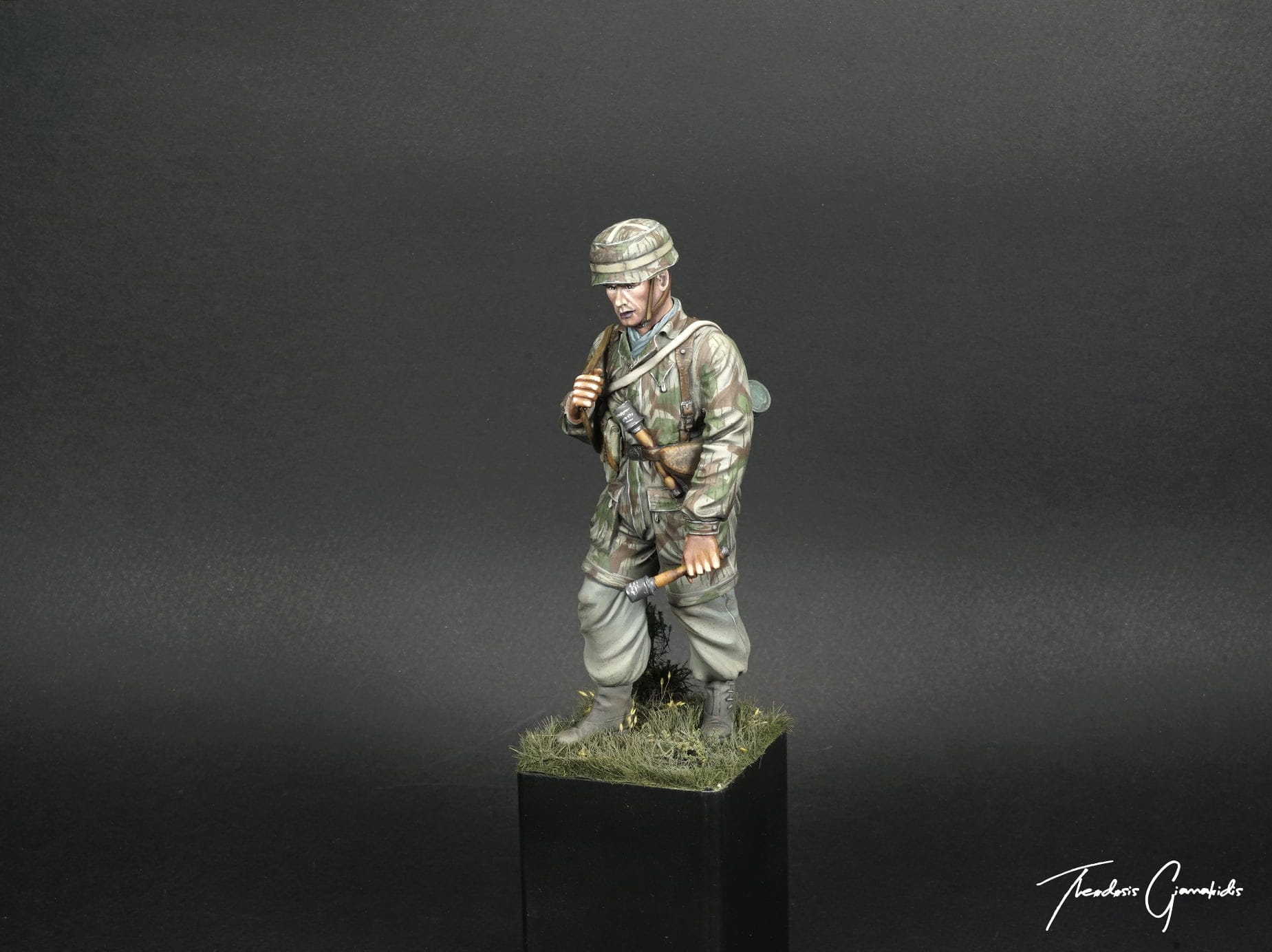 Verlinden WWII German Paratrooper 1 DSC5744 copy 2