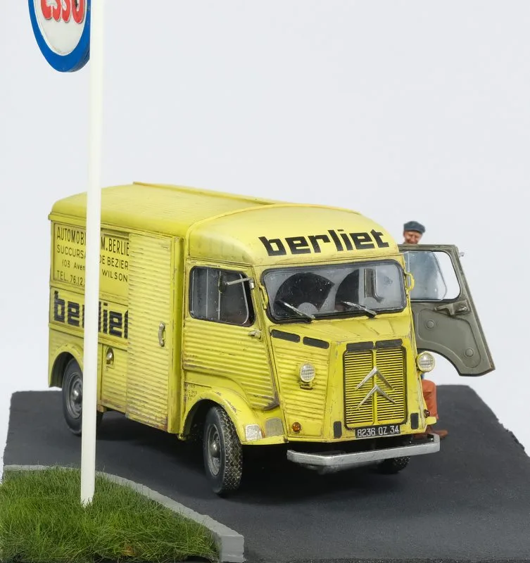 Miniature Ixo 1/43 - Citroën Type H HY Saint Gobain - Occasion (sans Boîte)