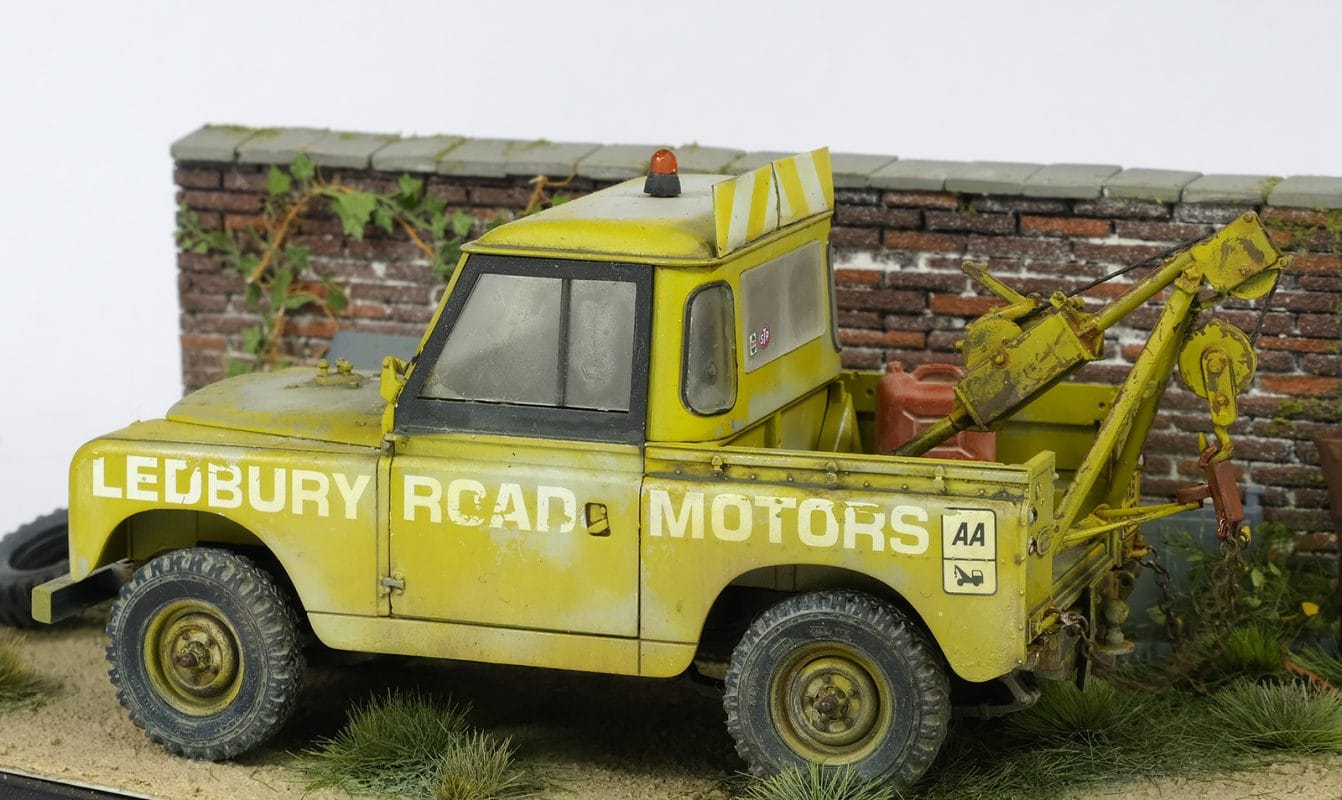 land rover 88 series iia crane tow recovery truck 1 35 01
